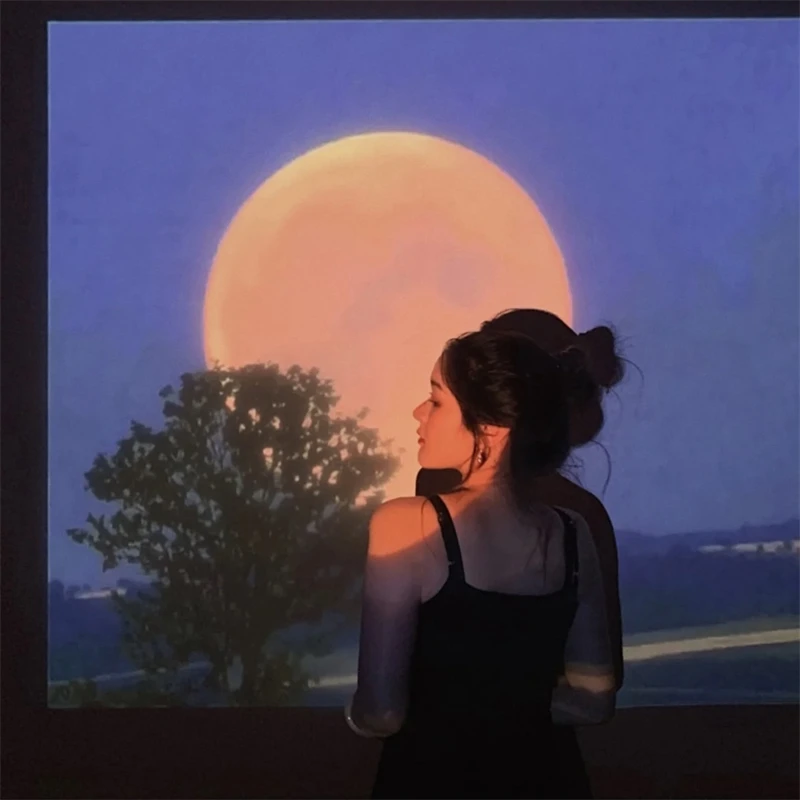 Креативная проекционная лампа с рисунком Кита |