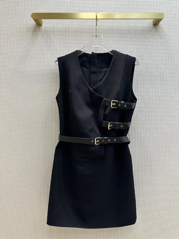 2023 Women's dress Summer V-neck Buckle design Waist slimming  Sleeveless Three-dimensional cutting Dress Dresses femme