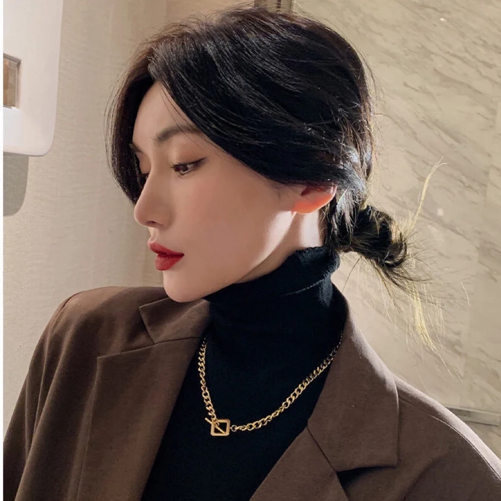 

In 2022 The New Brief Paragraph Sweater Square Buckle Chain Necklace Pendant Female Niche High-Grade Collarbone Chain
