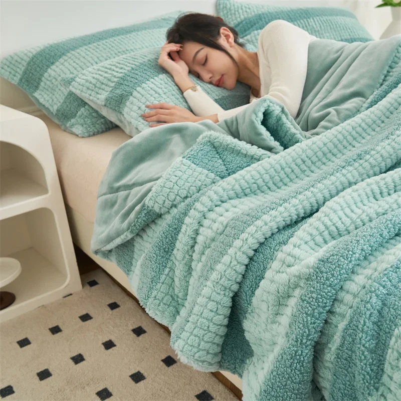 

Thicken Winter Warm Blankets Artificial Rabbit Velvet Sofa Throw Blanket Super Soft Fluffy King Comforter Quilt on Bed 2 Sides