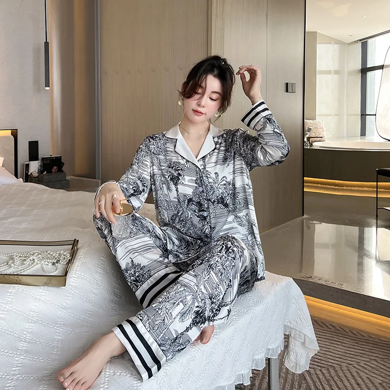 2022 ice and snow silk pajamas women's spring and autumn high-end fashion printing suit small red book net red home clothes thin