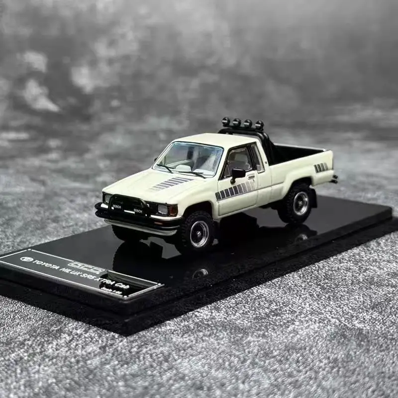 GCD 1:64 Пикап Hilux Модель автомобиля из сплава HILux