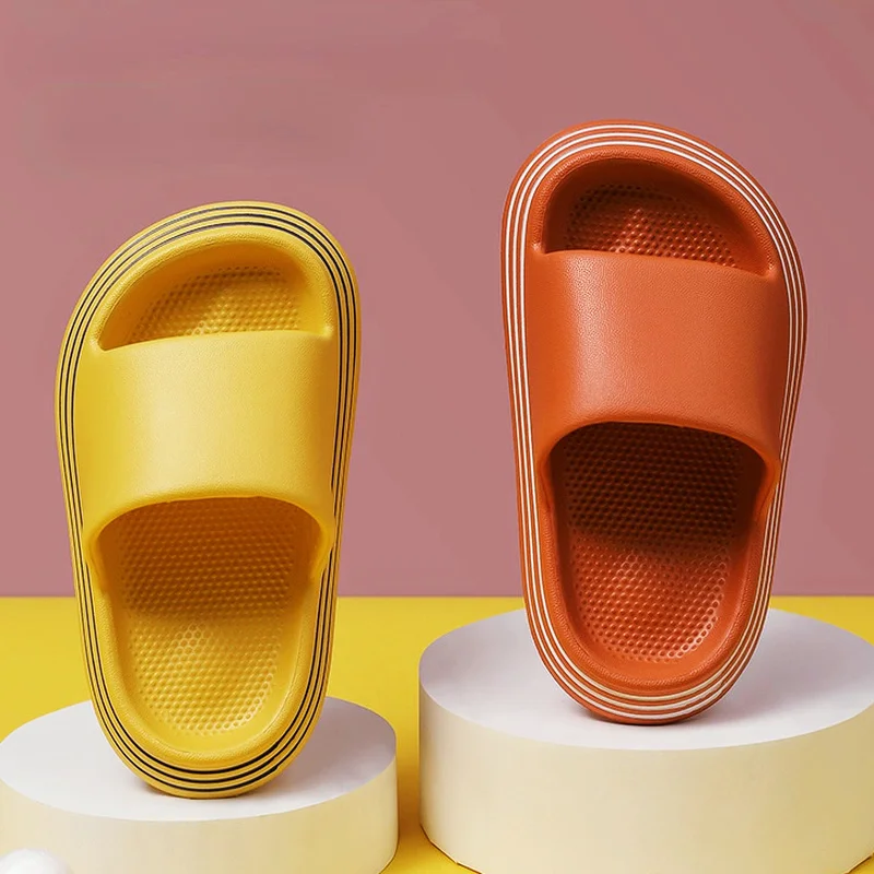 

Обувь для маленьких девочек летние шлепанцы EVA повседневная одежда на толстой нескользящей подошве домашние тапочки модные сандалии для ма...