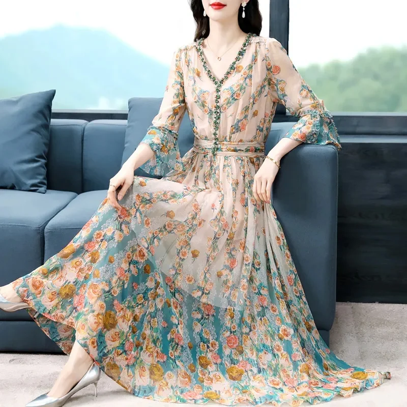 

Retro V-neck Printed Silk Silk Silk Dress For Women 2023 New Summer High-end and Elegant Mid Length A-line Skirt Female Tide