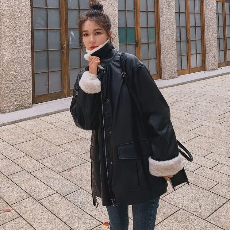 Leather Coat Women's Locomotive Style Autumn and Winter Warm Coat, Thickened and Cashmere, Vintage Black Leather Jacket