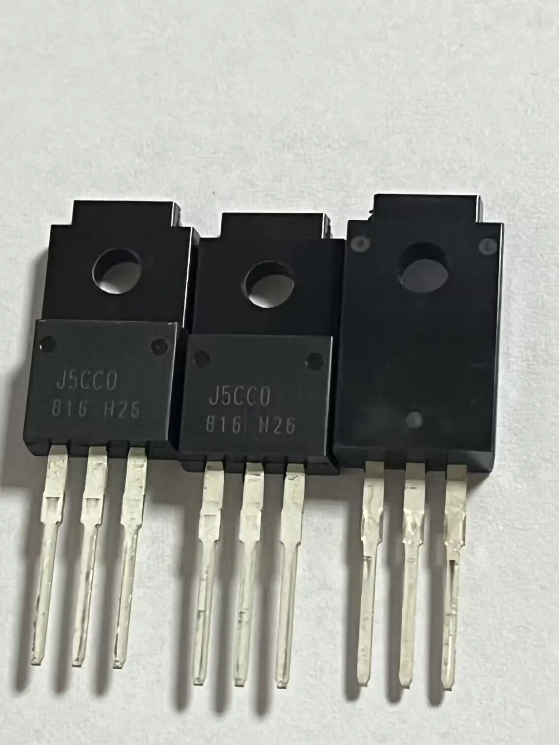

10PCS New original BAJ5CC0T 15V 1A TO220FP J5CC0 Chip