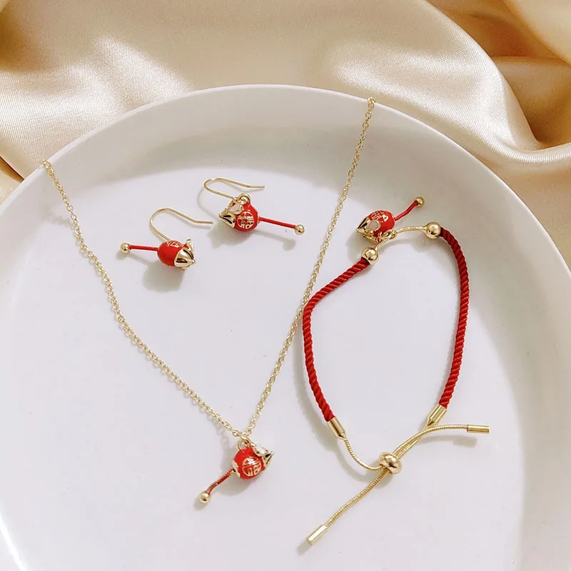 

Hot Sale Shiny Necklace For Women Pendant Fashion Long French Romantic Style Clavicle Chain Bohemian Simple Tassel Beach Jewelry