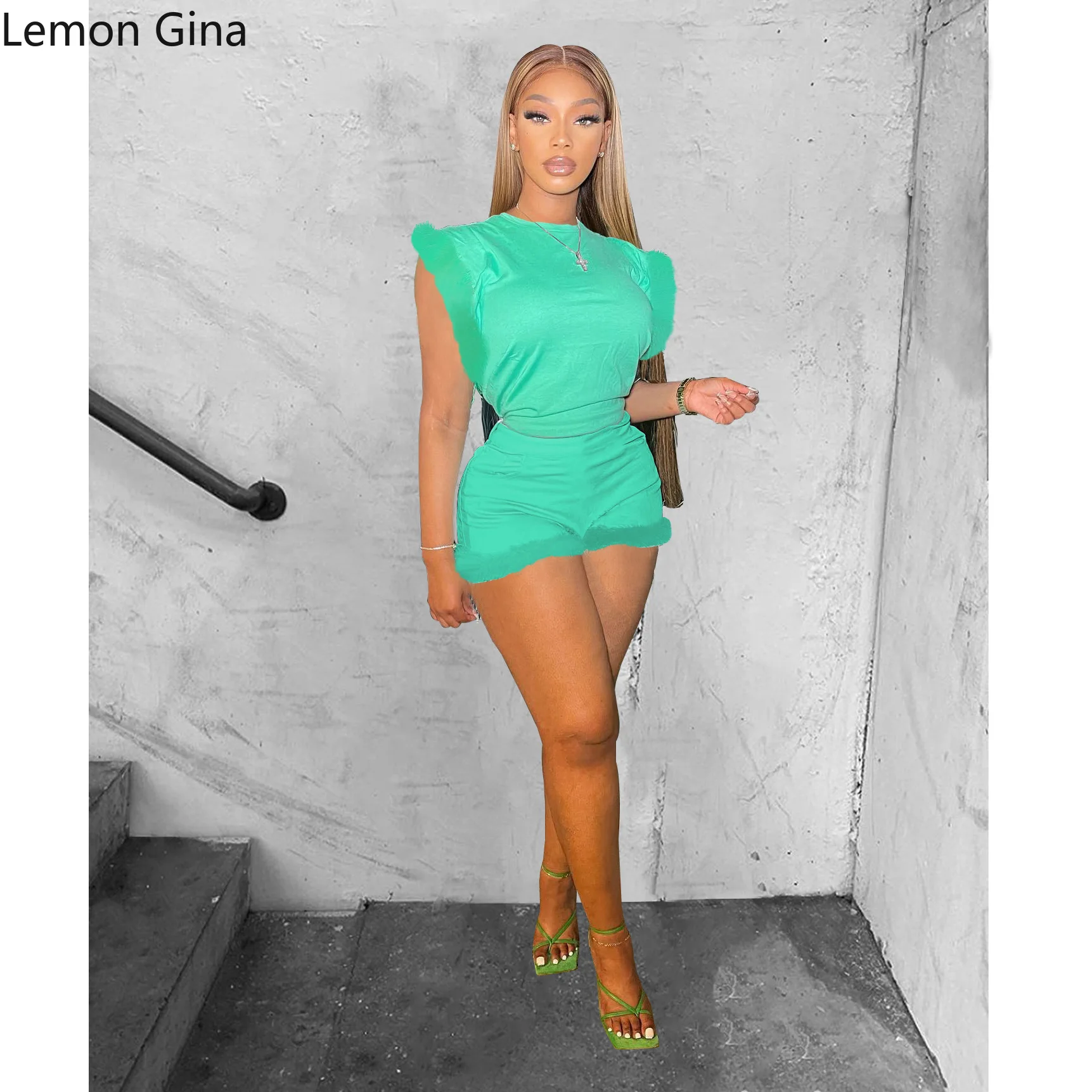 Костюм женский летний из 2 предметов с шортами бахромой и перьями - купить по