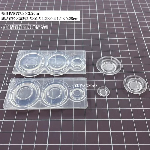 

Миниатюрный кукольный домик с мебелью