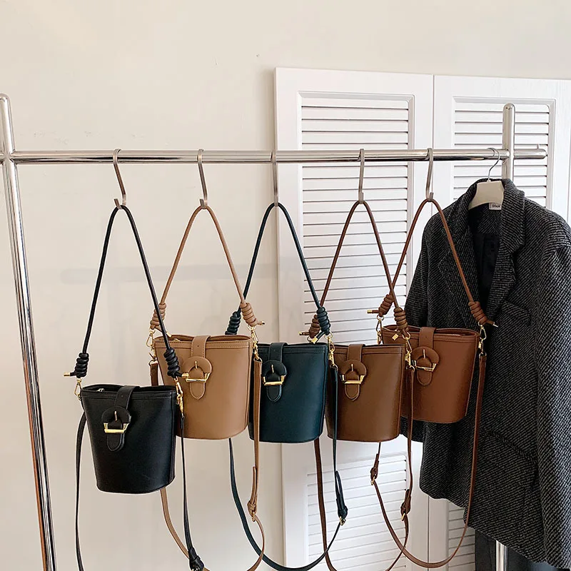 Jin Mantang Bucket Bags for Women 2022 Winter Tends Small Leather Crossbody Bag Female Solid Color Handbags and Purses