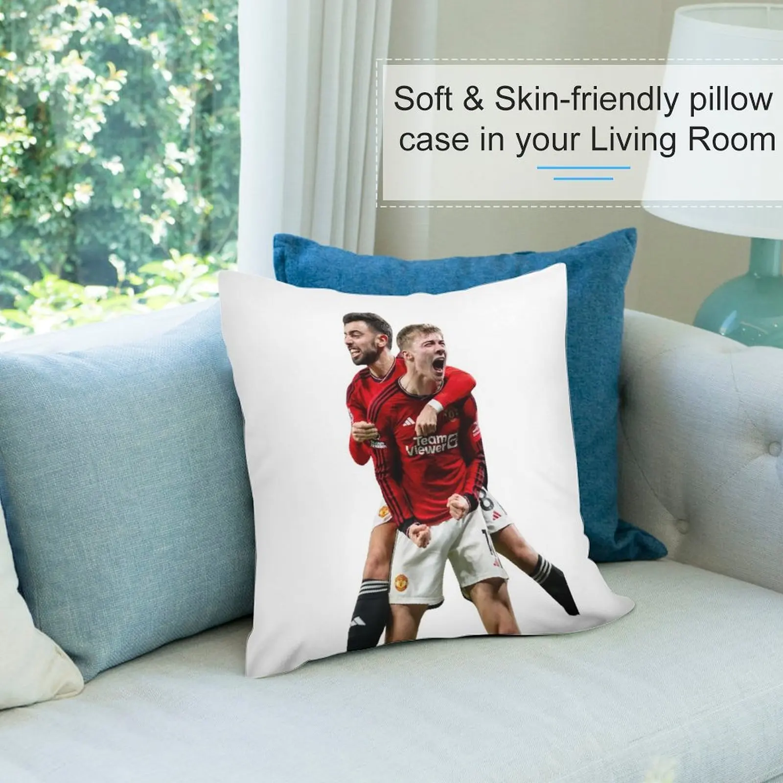 Рождественская декоративная подушка Rasmus Hojlund and Bruno- GOAL