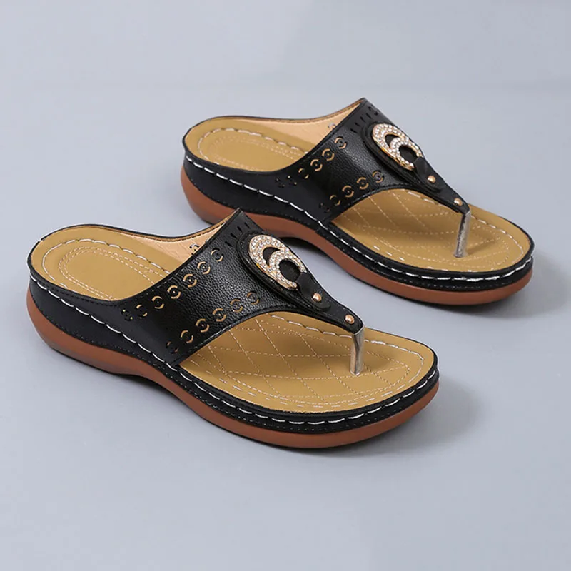 Женские пляжные шлепанцы 2022 летние сандалии на танкетке стразы тапки платформе с