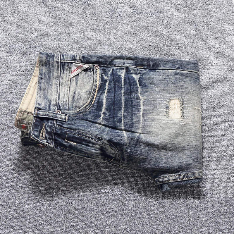 Рисунок 3 - Джинсы мужские рваные в стиле ретро