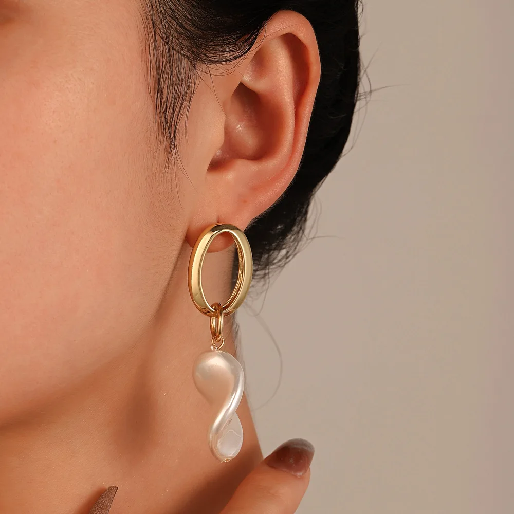 

French Vintage Baroque Pearl Dangle Earrings Women Exaggerated Irregular Stud Earrings Ladies Party Wedding Jewelry For Her