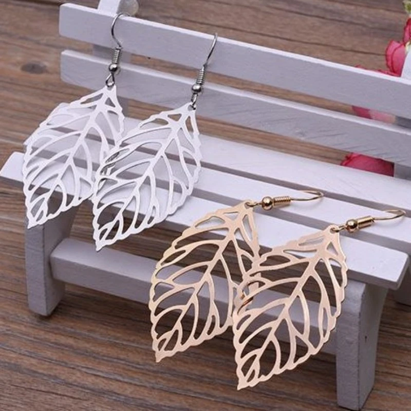 

New Vintage Leaf Pendant Earrings Boho Ladies Leaf Long Fashion Simple Jewelry