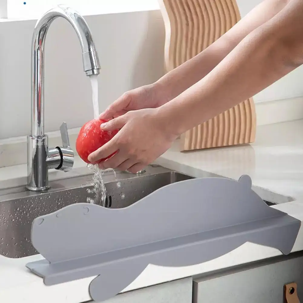 

1PCS Anti-water Board Kitchen Sink Water Splash Guards Washing Dish/ Screen Plate Vegetable Baffle Waterproof Fruit P0L8