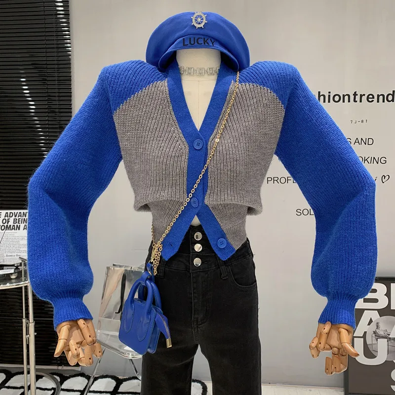 

New Women's Clothing 2022 Autumn knit shirt design color contrast V-neck soft waxy sweater coat Cardigan top