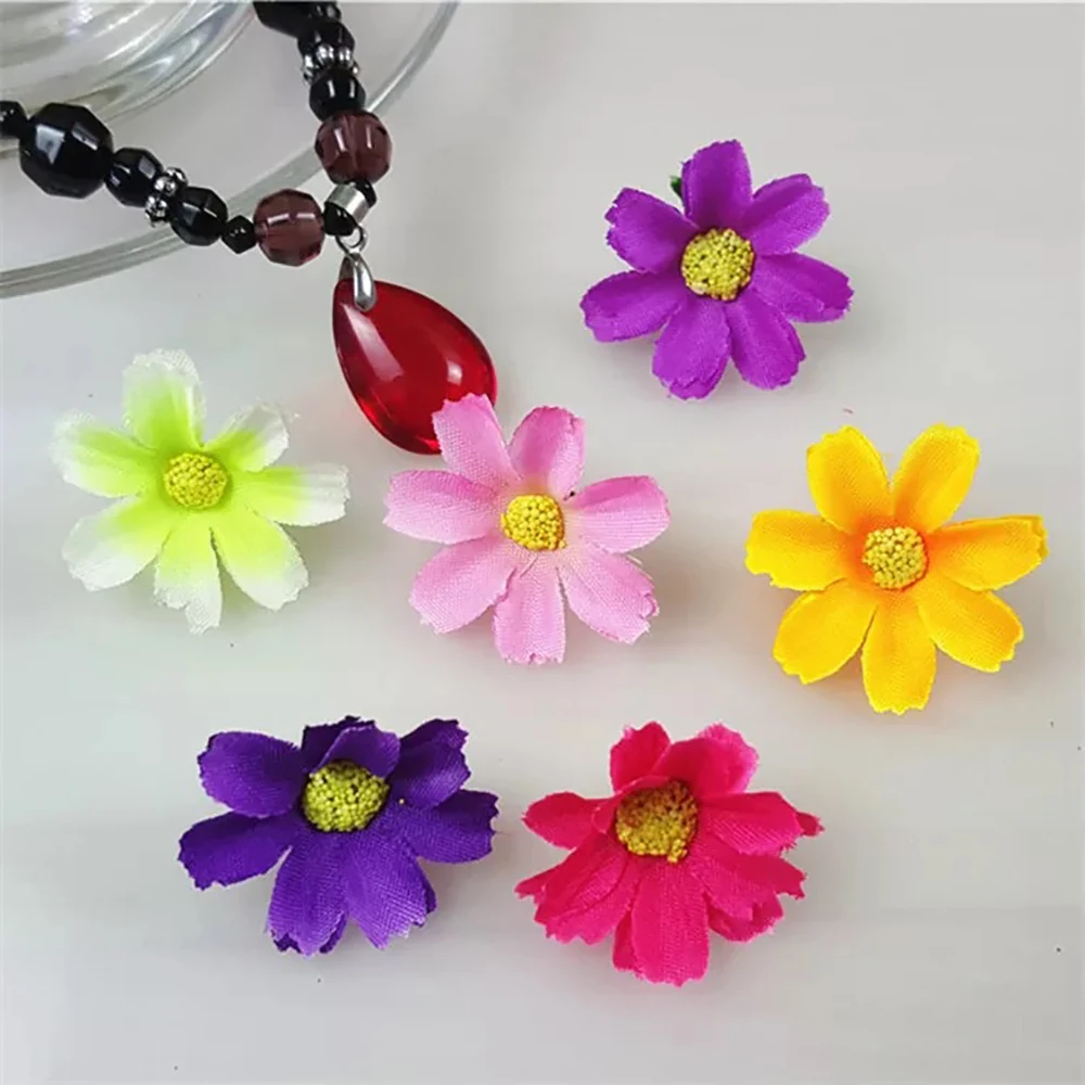 

3cm Imitation Daisy Flower Head Silk Flower Wreath Accessories DIY Wedding Flower Wall Birthday Party Decoration Home Decoration