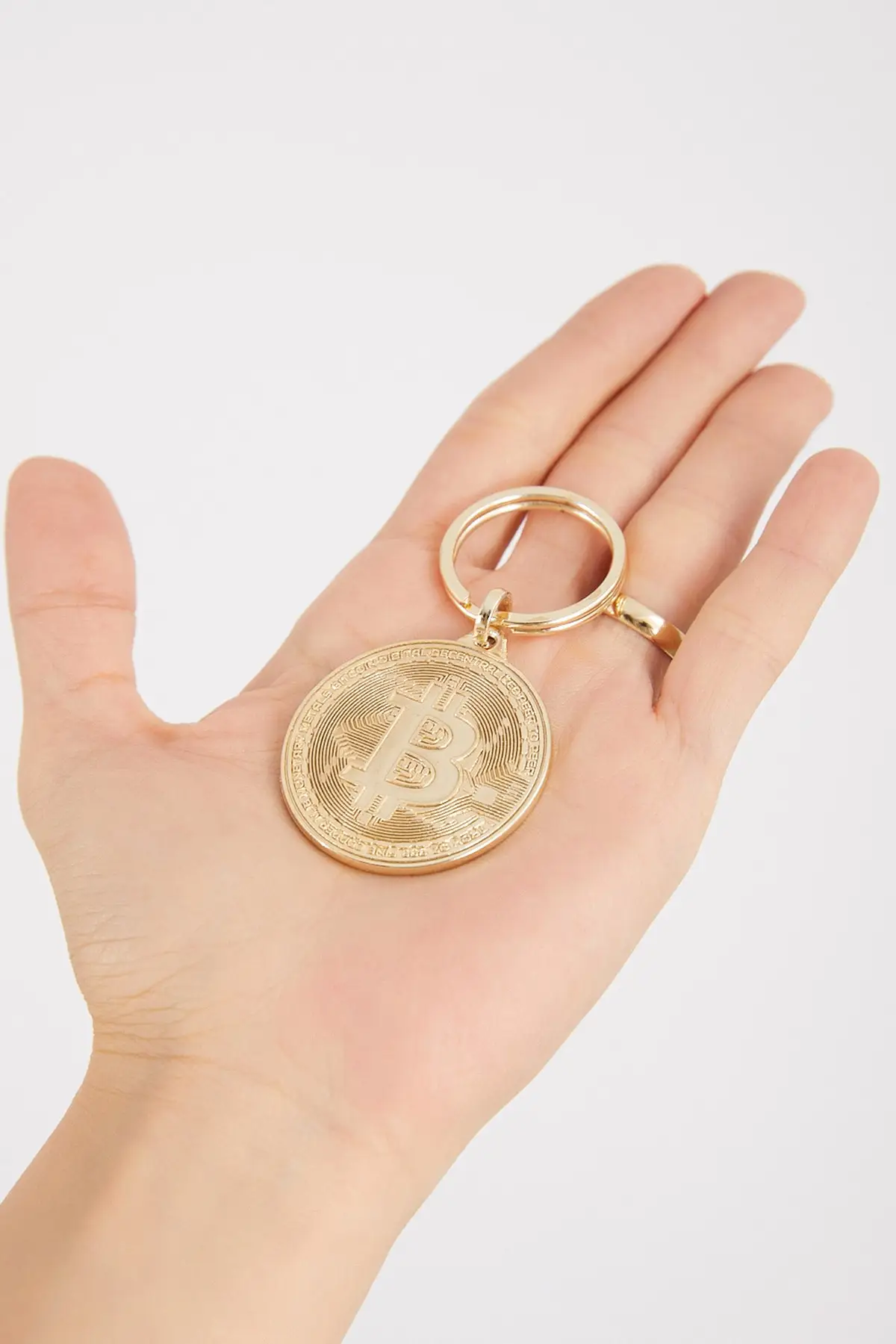 

2022 Souvenirs Keychain Cheap Beautiful Bitcoin Themed Elegant Summer Season Lightweight And Attractive For Women Men