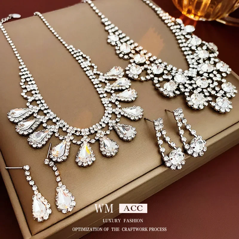 Geometric Waterdrop Fringed Necklace with Diamonds Elegant Fashionable Lockbone Chain European and American Light Luxury High-En