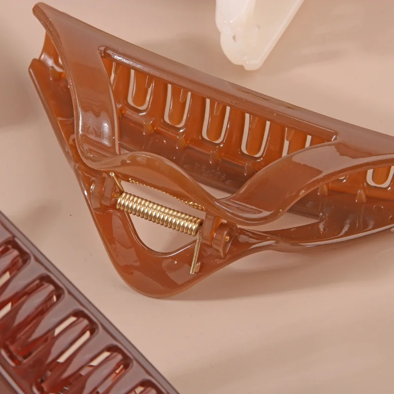 

1pc Durable A-shape Dark Jelly Effect Plastic Large Grip Fashion Practical Women's Upturn Claw Clip Hair Accessories for Women