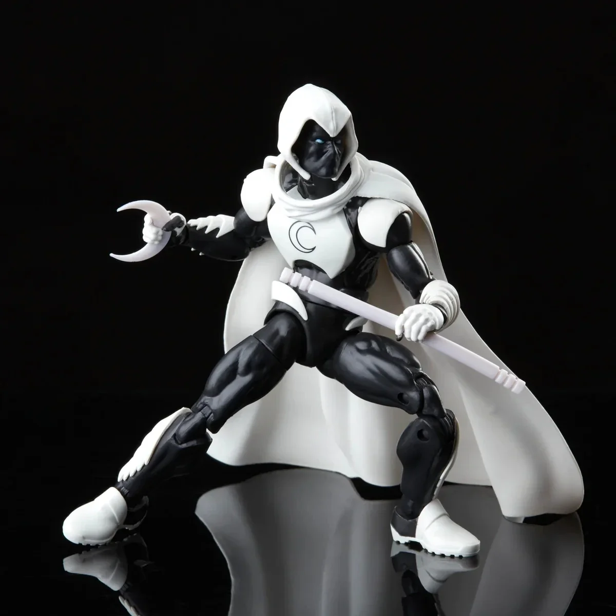Фото Эксклюзивная 6-дюймовая фигурка Moon Knight Marvel Legends Moon Knight №4