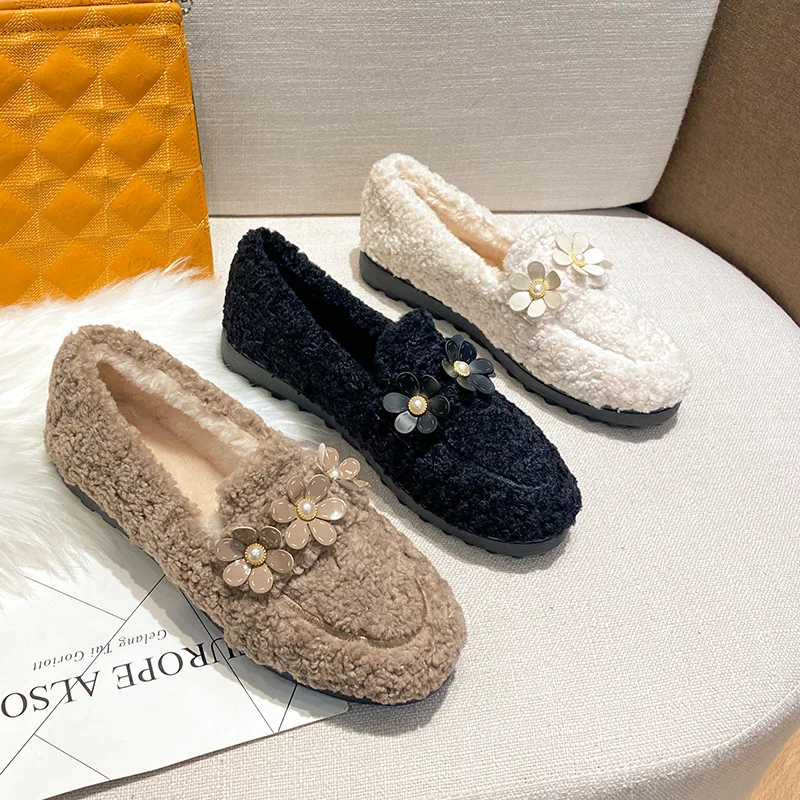 Plush Shoes Women Winter Outdoor New Korean Style Fashion Flower Design Platform Shoes Slip-on Lightweight Shoes Large Loafers