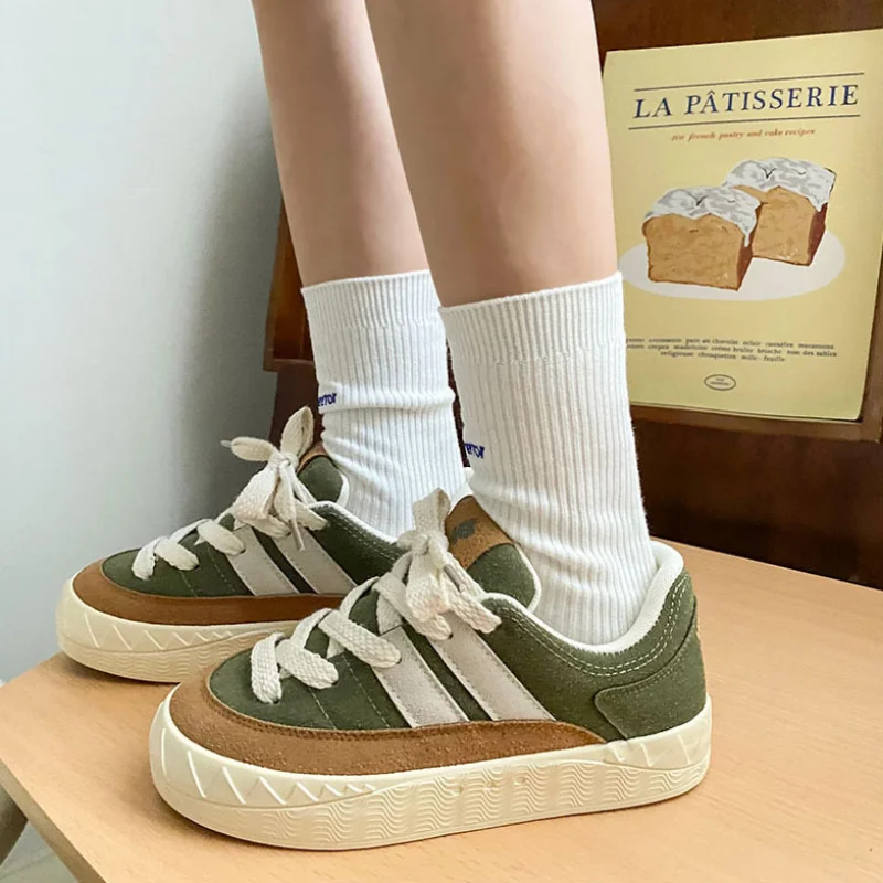 SHANPA Casual Women Platform Sneakers Flat Embroidered Love Heart Fashion Shoes Autumn 2023 Ladies Luxury New Skateboard Shoes