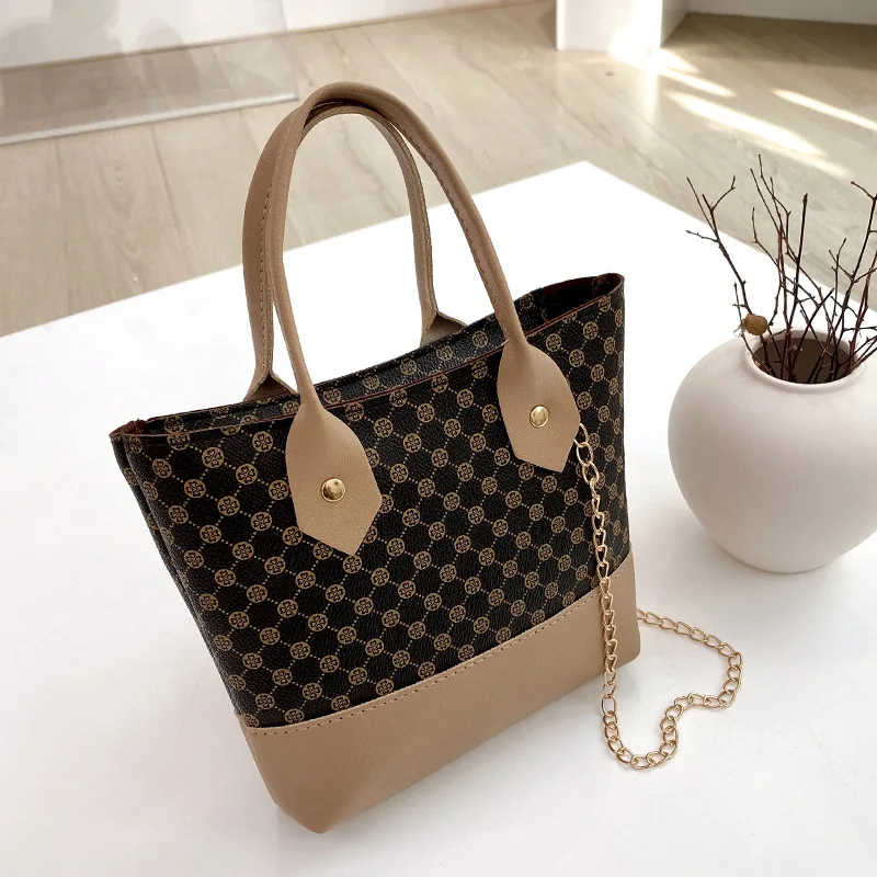 

Ladies Fashionable Elegant Diagonal Bag Handbag Made of PU/PVC Waterproof Material Rhombus Premium Khaki Color Matching