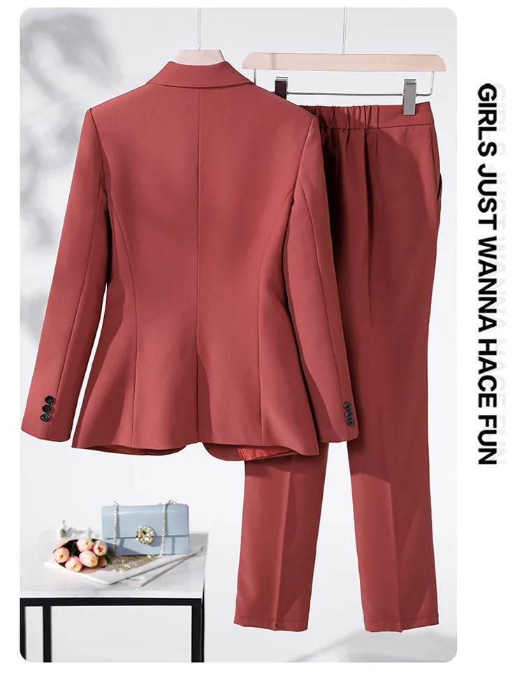 Рисунок 4 - Женский брючный костюм из двух предметов