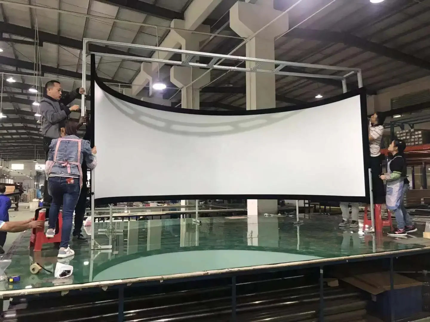 Высококачественный кинотеатр 3D 120 дюйма изогнутый проекционный экран высокого