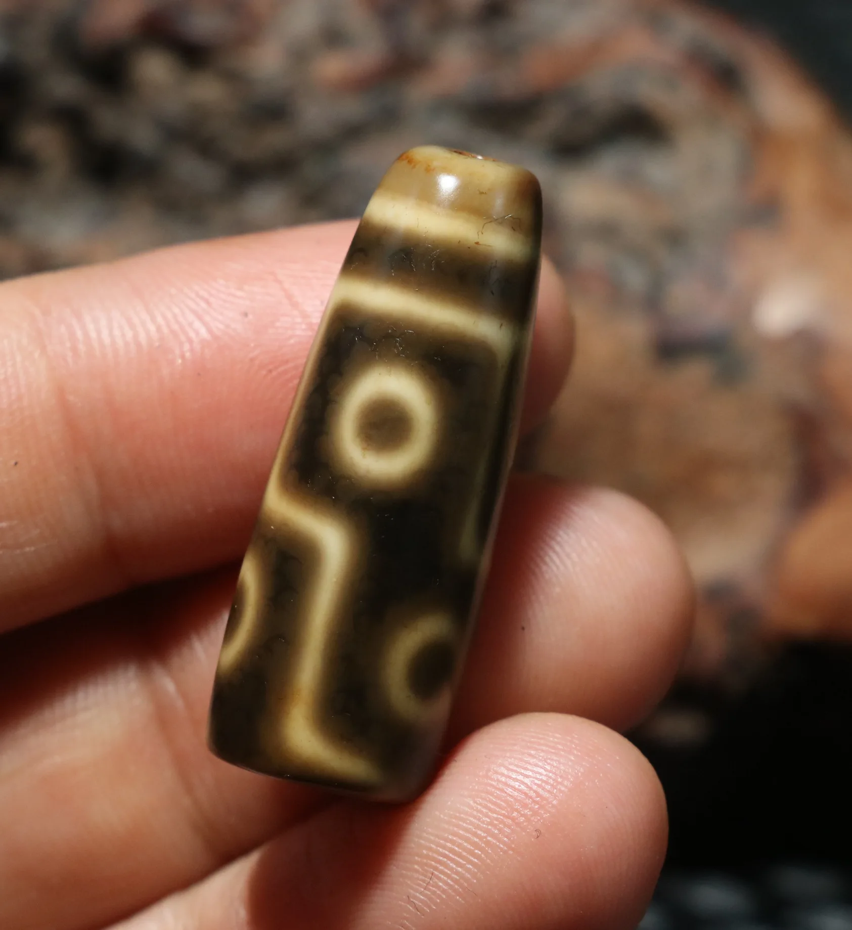 

Unique Shape Energy Tibetan Old Oily Agate Ivory color Fold Line 6 Eyed Healthy SYmbol dZi Bead Amulet Pendant UF06 UPD210825A1