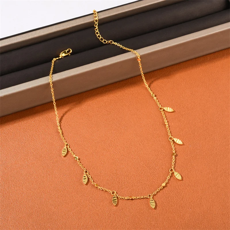 

Retro Bohemian Simple Leaf Pendant Necklace Stacked Choker Chain Women's Fashion High-end All-match Jewelry Accessories Gift