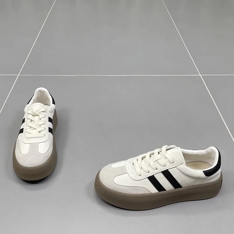 Кожаные тренировочные женские туфли новинка 2024 маленькие белые на толстой