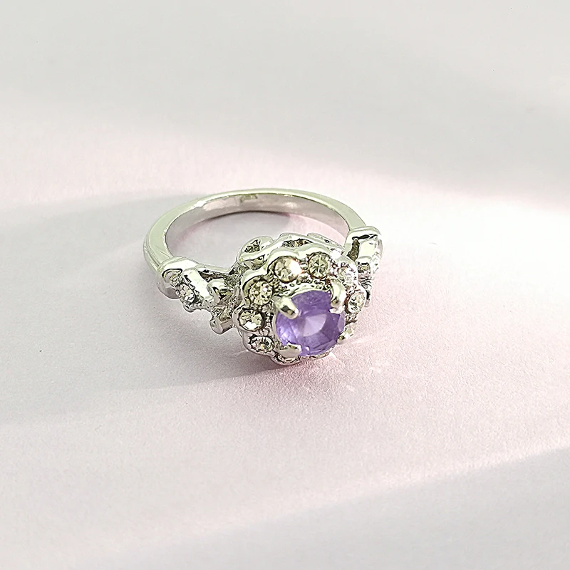 

New European and American Diamond Jewelry Women's Ring Luxury Light Luxury Wedding Party Purple Zircon Bridal Ring