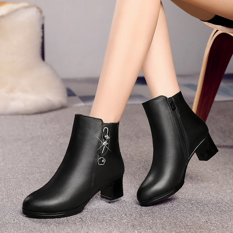AIYUQI Women's Winter Boots 2023 New Genuine Leather Women's Ankle Boots Mid Heel Natural Wool Warm Women's Booties