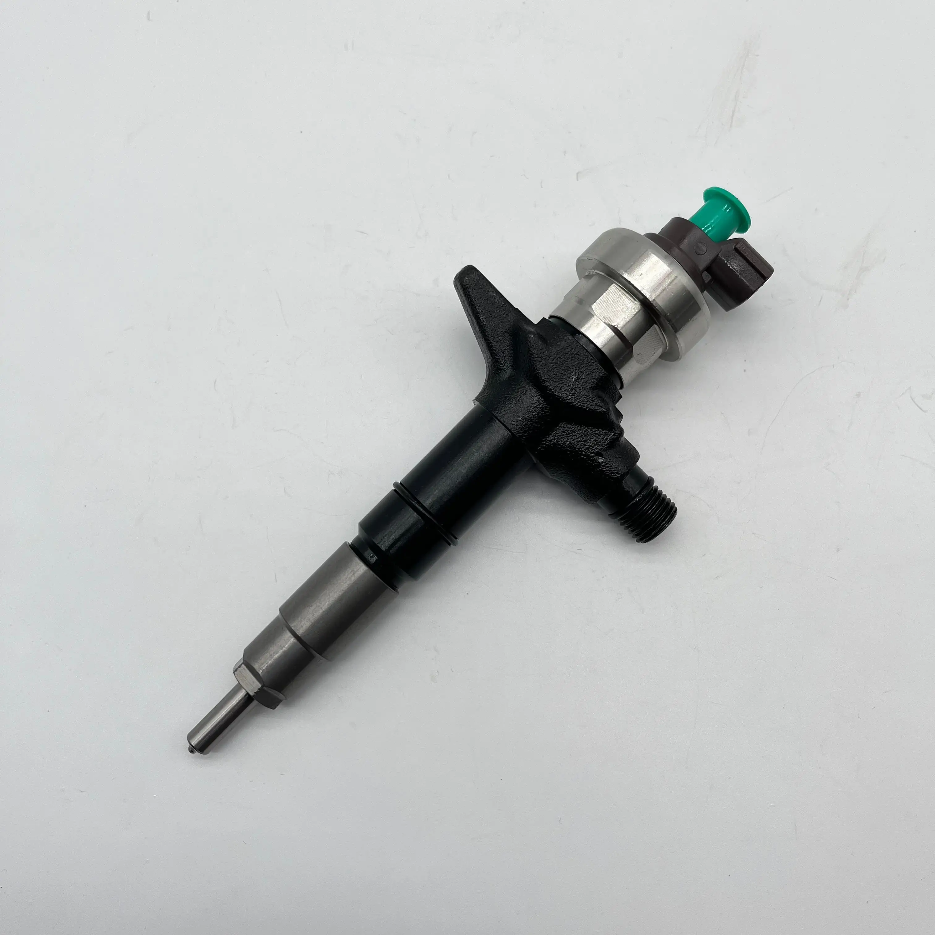 095000 -9940 8- 98246130 -0 Форсунка дизельного топлива Common Rail для двигателя ISUZU