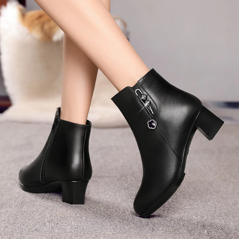 AIYUQI Women's Winter Boots 2023 New Genuine Leather Women's Ankle Boots Mid Heel Natural Wool Warm Women's Booties
