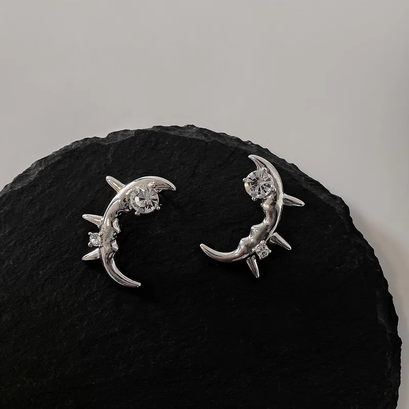 

Moom Stud Earrings Woman Zircon Earring Women Creative Jewelry Girls Elegant Silver Color Korean Fashion Zinc Alloy Kolczyki