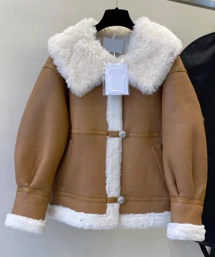 

Женская одежда 2022 теплая зимняя новая верхняя одежда в Корейском стиле повседневная короткая утепленная плюшевая куртка из ягненка женски...