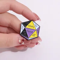 Много разных значков для фанатов Dungeons & Dragons и тех, кто увлекается настолками#5