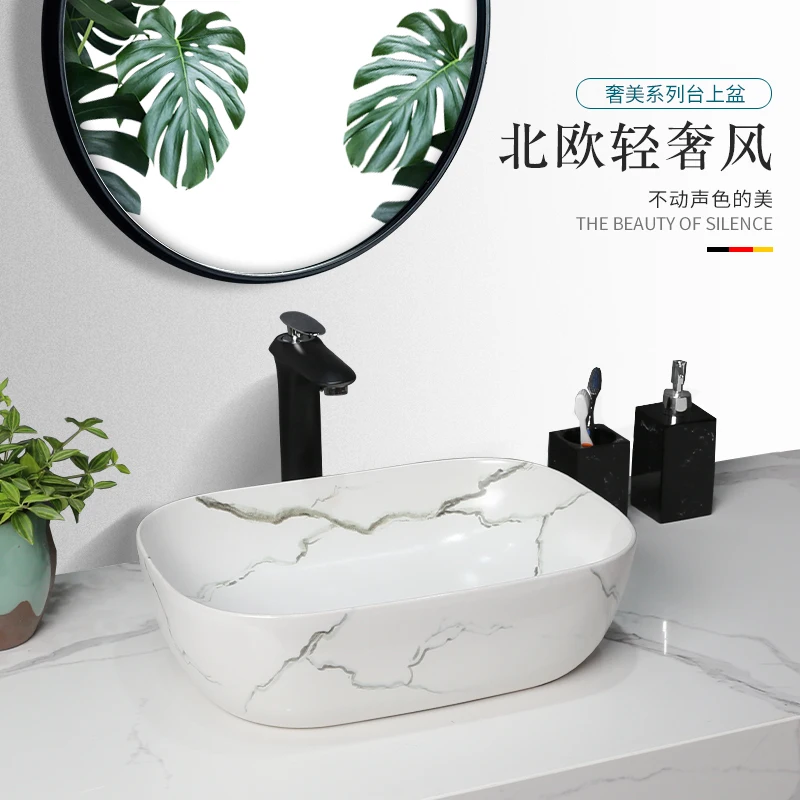 Скандинавская керамическая плитка с белым мраморным узором | Обустройство дома