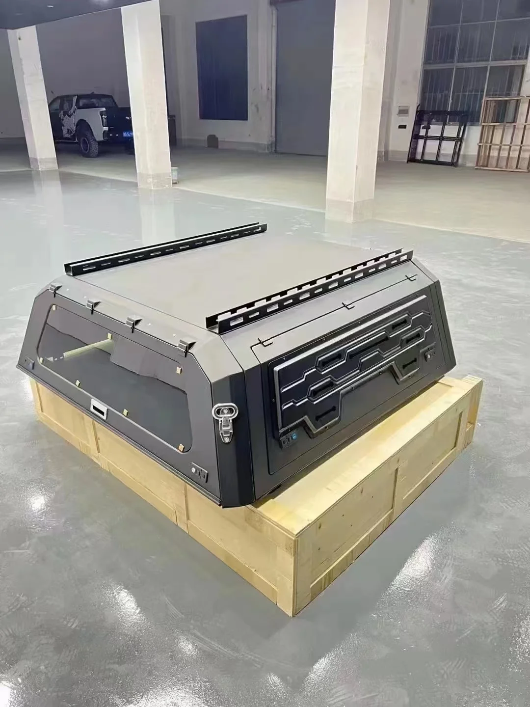 Подходит для TUNDRA 4X4 SR5 CREWMAX 5 футов жесткий верх из алюминиевого сплава (бесплатный