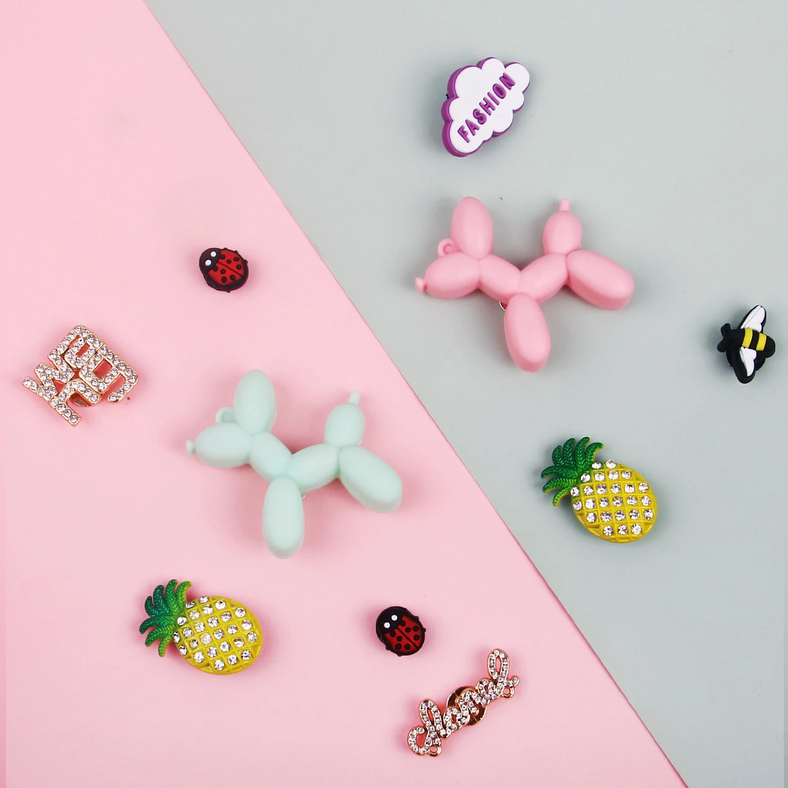 

Decorations for Shoes Arcylic Buckle for Croc Shoelace Croc Charms Animal Dog Letter Plastic Charms DIY Slippers Accessories