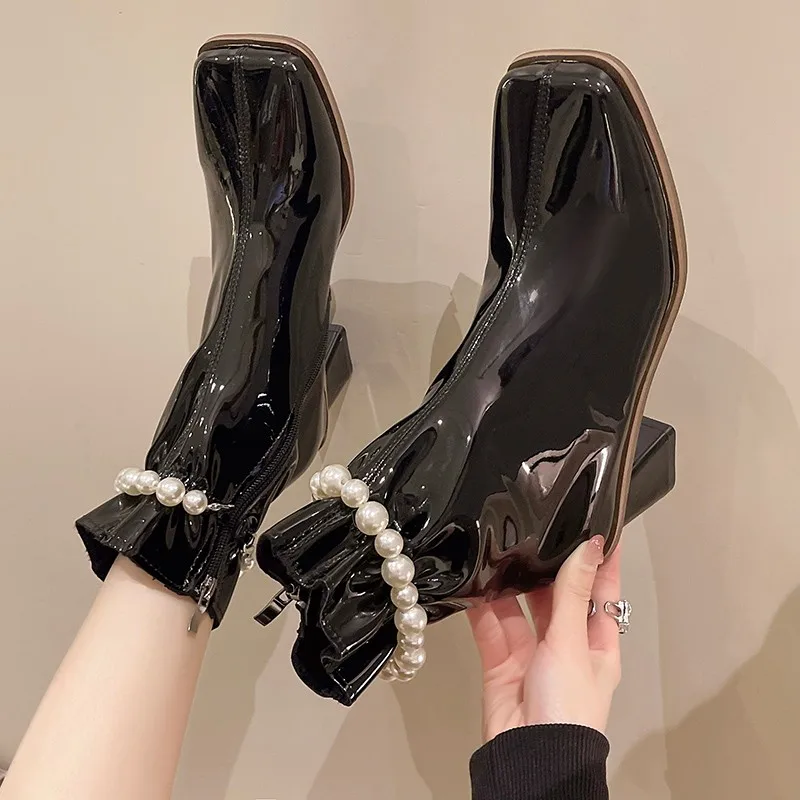 

Новый дизайн, женские полусапожки с жемчугом, теплые осенне-зимние ботинки на квадратном каблуке, обувь на молнии, женские ботинки в западно...