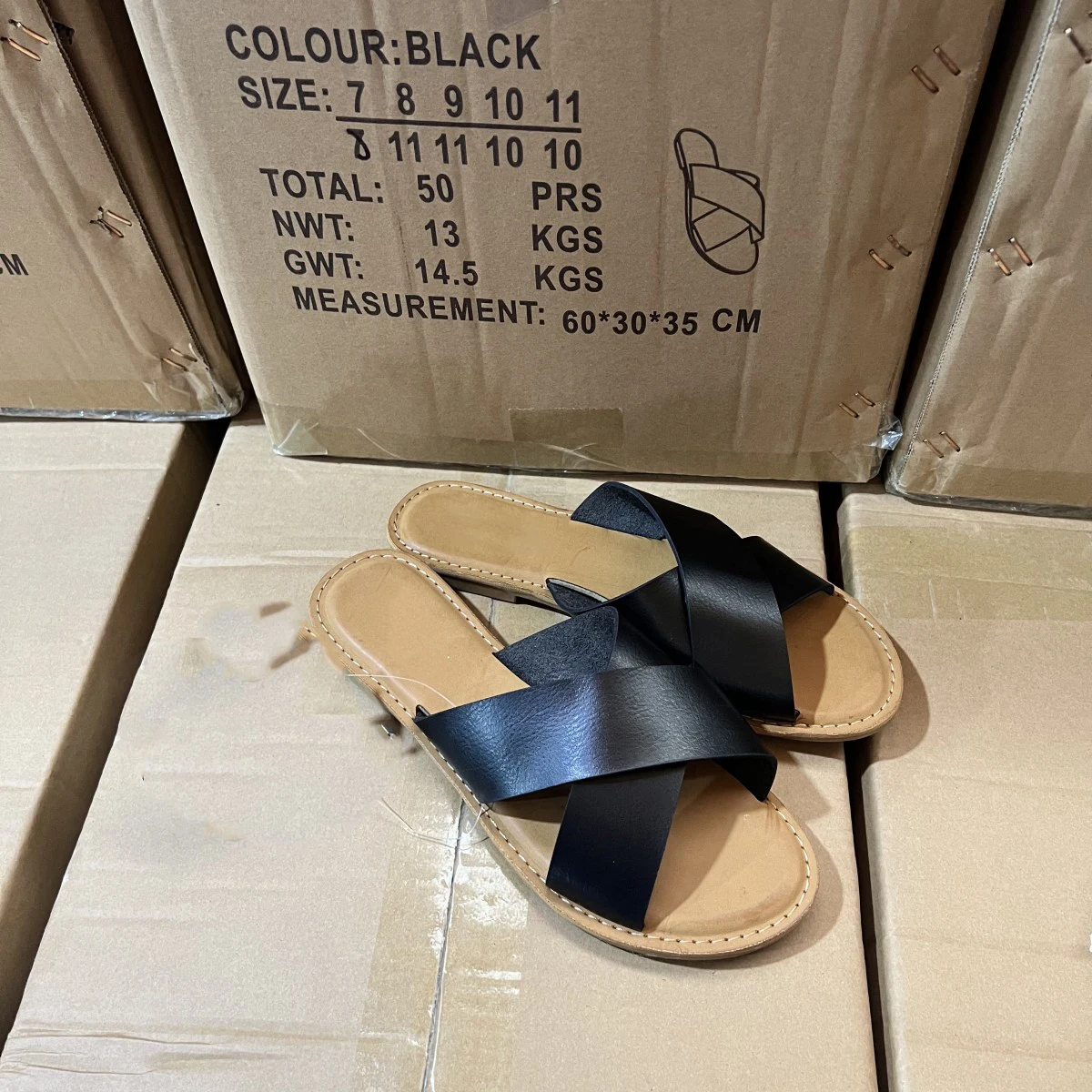 European and American 2023 New cross flat bottom women's slippers non-slip wear-resistant fashion Joker sandals