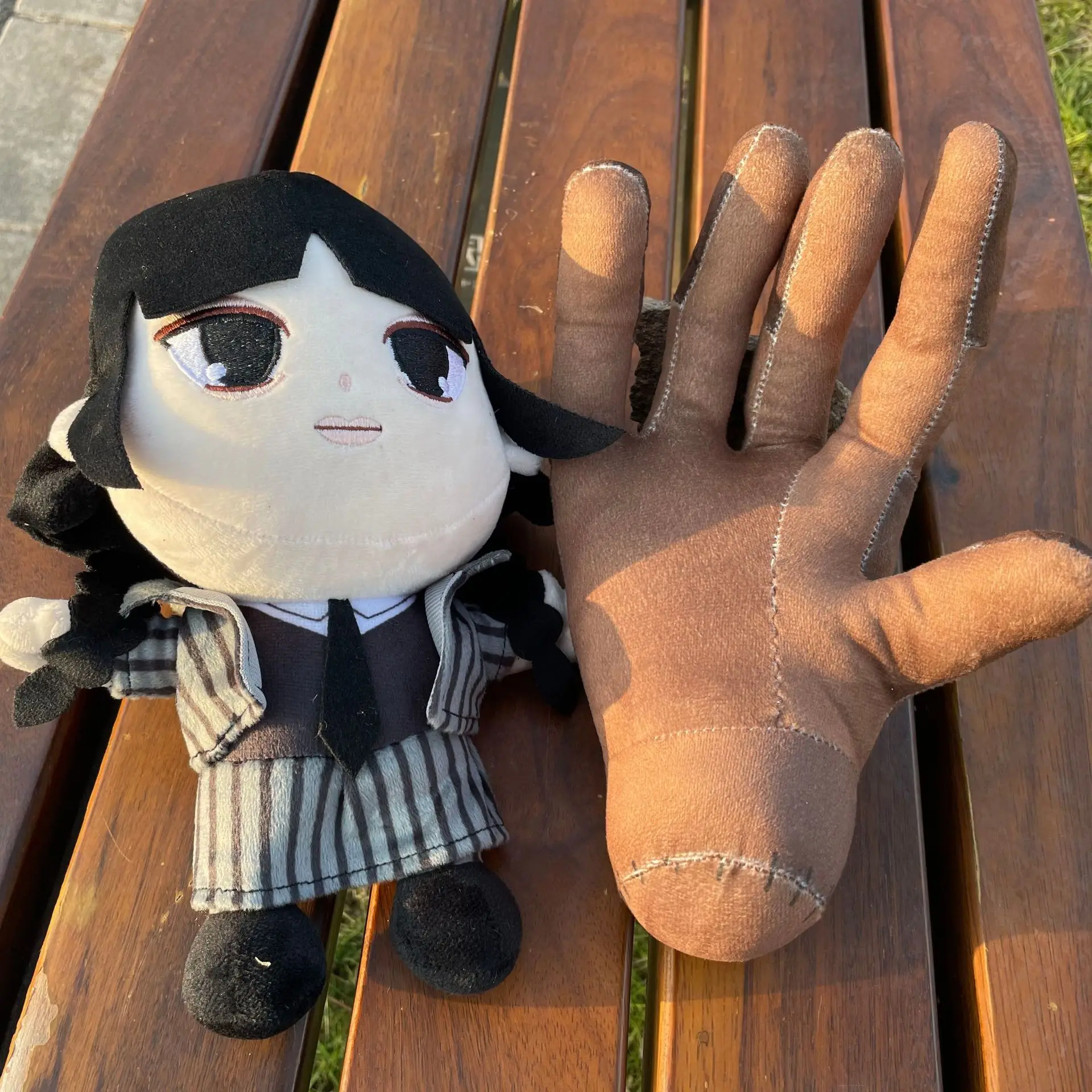 

2023 день Адамс руки плюшевые игрушки семья Адамс среду вещь руки мягкие набивные куклы для фанатов подарок для детей