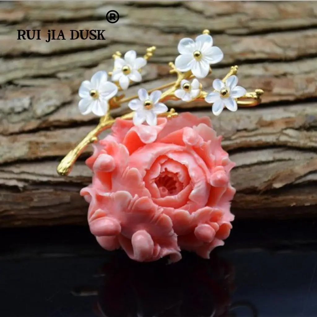 

RUI jIA DUSK New Pure Handmade Natural Wax, Gem, Pink, Rare Flower, Gilded Brooch, Women's High-end Luxury Limited Supply