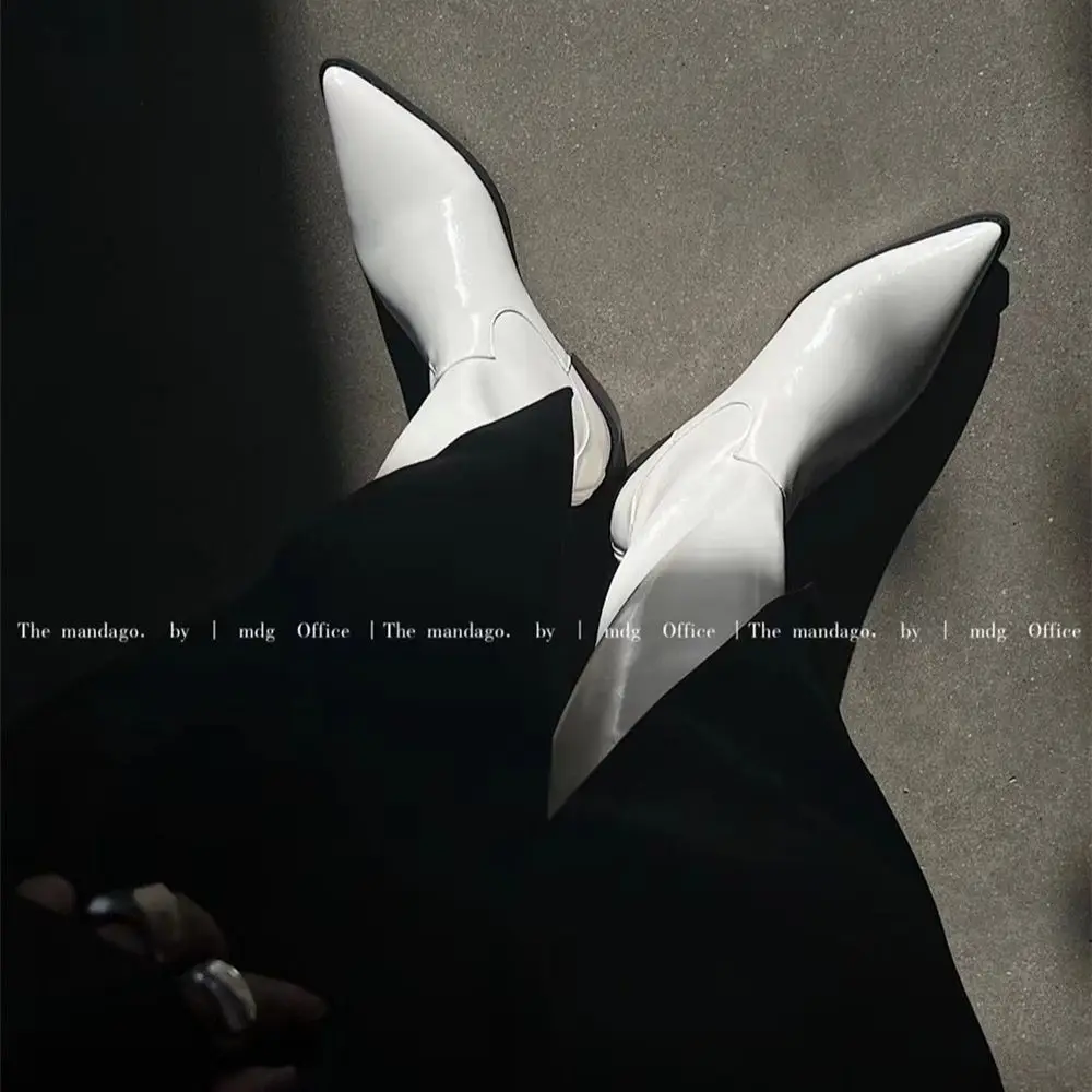 

Женские сапоги до колена с острым носком, черные, белые, коричневые сапоги на плоской подошве без застежек, зимние праздвечерние чные сапоги...