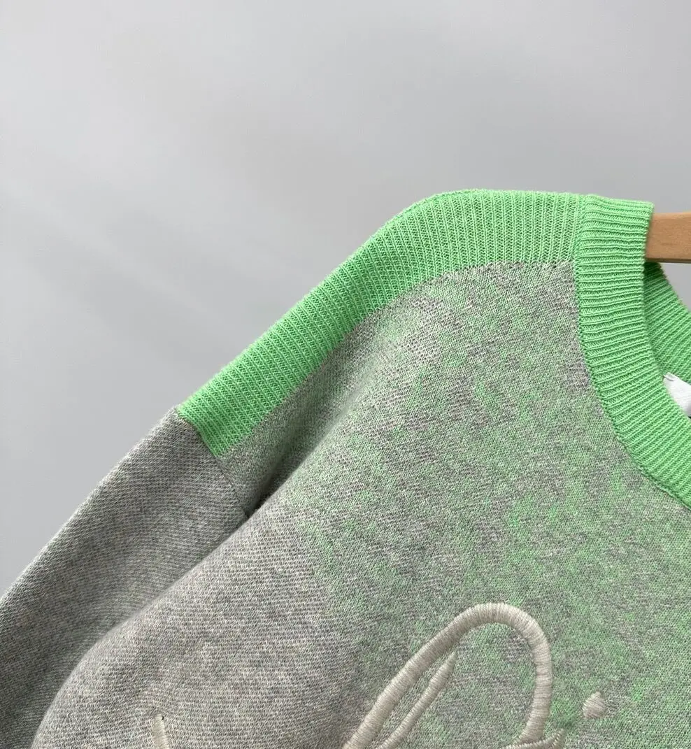 

2023 autumn and winter mint color blended gradient children's sweater
